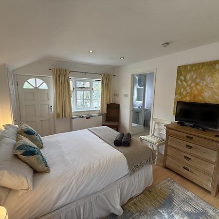 Private Entry Guesthouse Hideaway Hordle Екстериор снимка